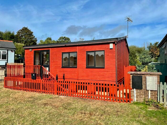 2 Bedroom Chalet For Sale In Larford Farm, Stourport-On-Severn, DY13