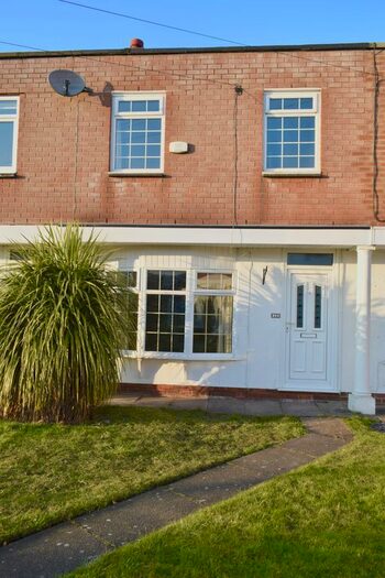 3 Bedroom Terraced House To Rent In Bankfield Close, Bolton, BL2