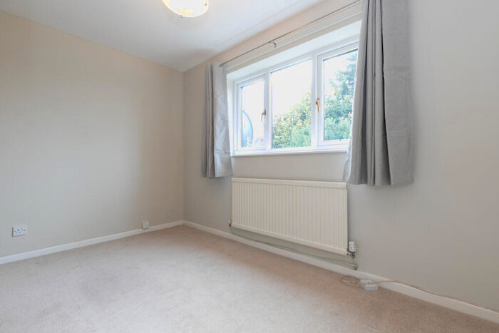 4 Bedroom Semi-Detached House To Rent In Cordrey Green, OX4