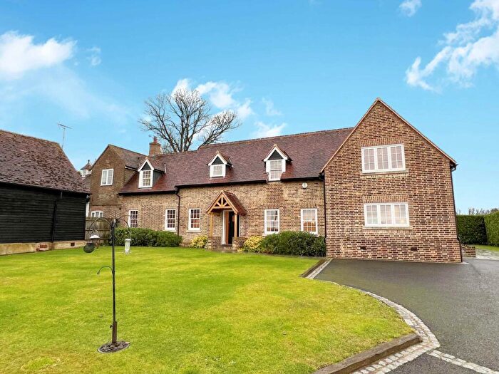 4 Bedroom Country House To Rent In Toms Hill, Aldbury, Nr Tring, Hertfordshire., HP23