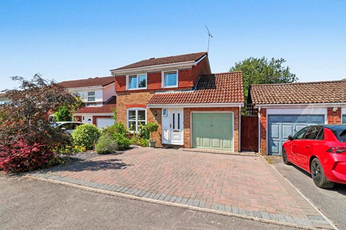 3 Bedroom Detached House For Sale In The Beeches, Fair Oak, SO50