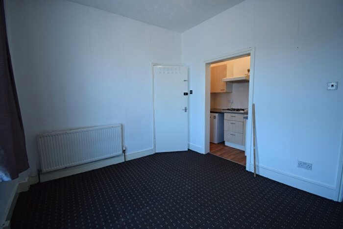 1 Bedroom Studio To Rent In Ilford, IG1
