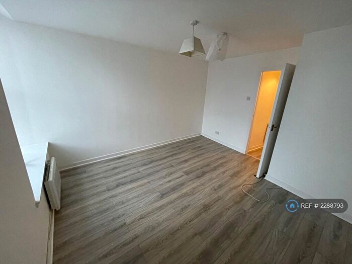 1 Bedroom Flat To Rent In Trinity House, Aberdeen, AB11
