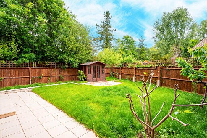 6 Bedroom Detached House To Rent In Caradon Close, Woking, GU21