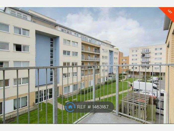 2 Bedroom Flat To Rent In Stone Court, London, E15