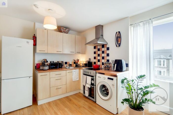 1 Bedroom Flat To Rent In Kempshott Road, London, SW16