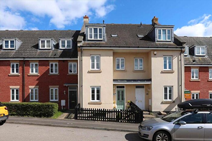 3 Bedroom Town House For Sale In Berrywood Drive, Northampton, NN5