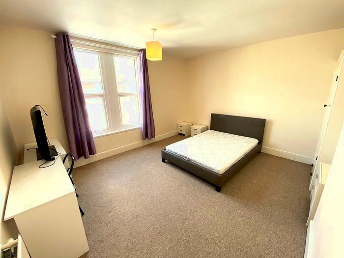 4 Bedroom Terraced House To Rent In Walmer Road, Portsmouth, PO1