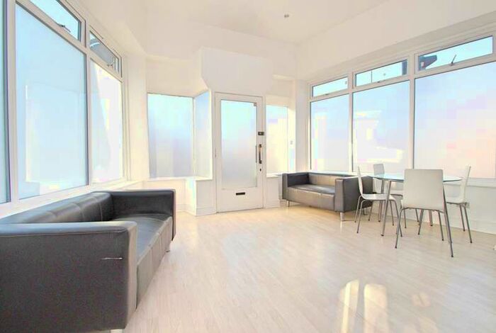 1 Bedroom Flat To Rent In Middle Road, Harrow, HA2