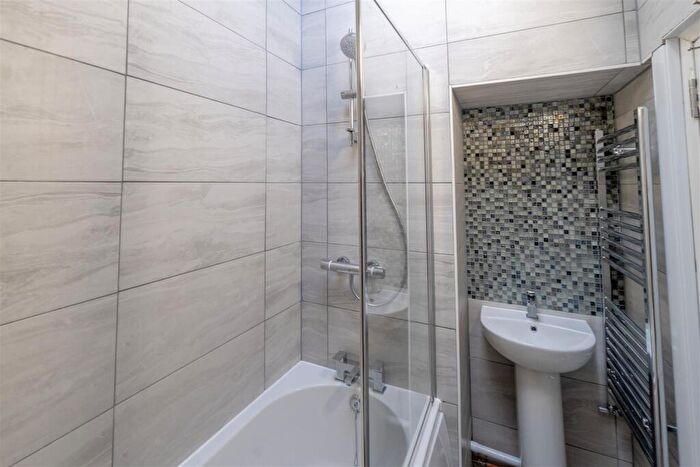 2 Bedroom Maisonette To Rent In North Hill, Plymouth, PL4