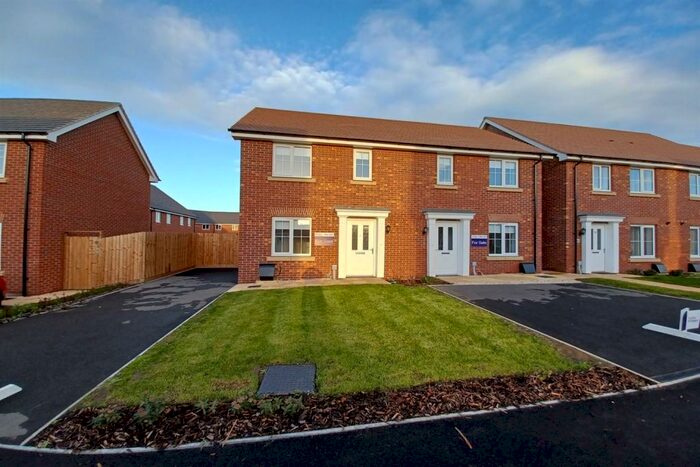 2 Bedroom Semi-Detached House To Rent In Bedroom Semi Detached House In Nonsuch Avenue, CV37