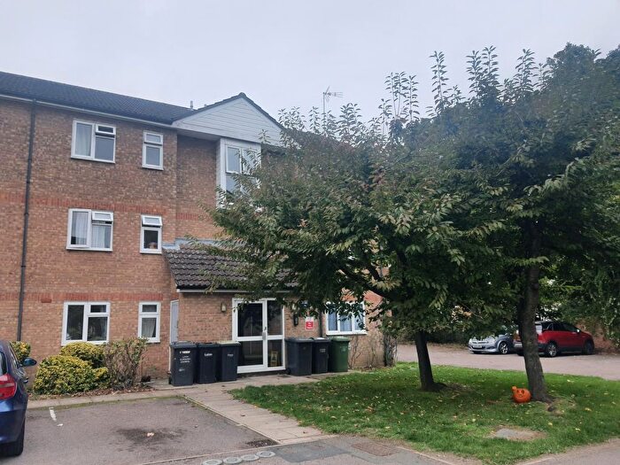 2 Bedroom Property To Rent In Quilter Close, Luton, LU3