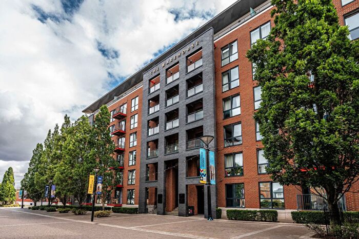 3 Bedroom Flat For Sale In Warehouse Court, Woolwich Riverside, London, SE18