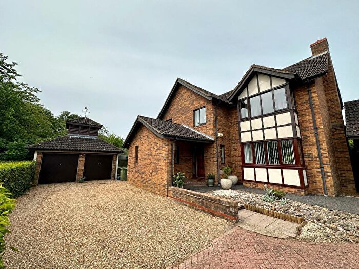 5 Bedroom Detached House For Sale In Mortons Fork, Blue Bridge, Milton Keynes, MK13