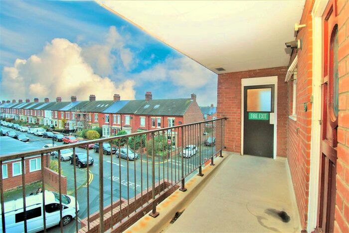 1 Bedroom Flat To Rent In Roxburgh House, Roxburgh Terrace, Whitley Bay, NE26