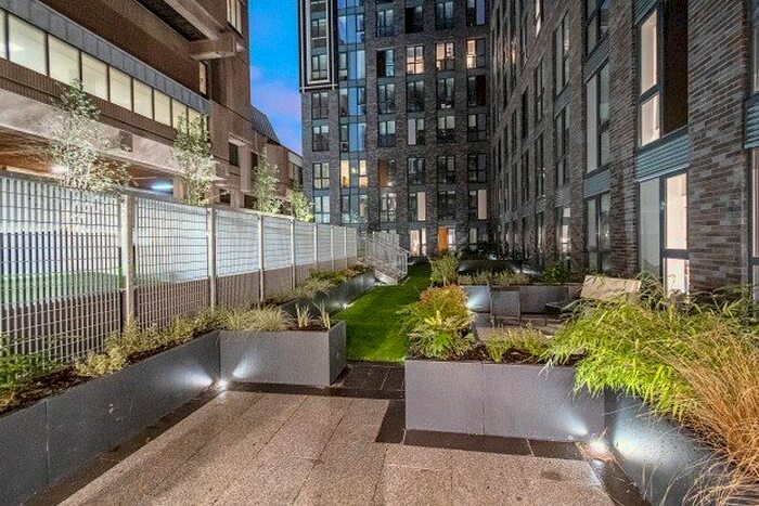 2 Bedroom Flat To Rent In Strand Street, Liverpool, L1