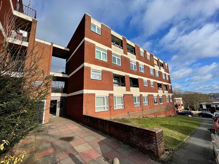 2 Bedroom Apartment To Rent In Bundle Hill, Halesowen, B63