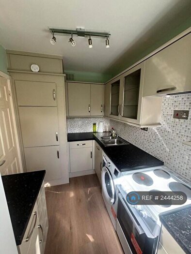 2 Bedroom Flat To Rent In Cloverley, Sale, M33