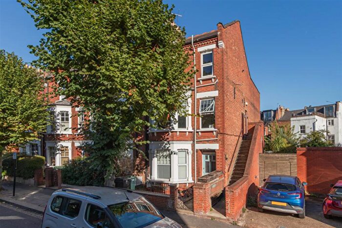 3 Bedroom Flat For Sale In Cressy Road, Hampstead, NW3