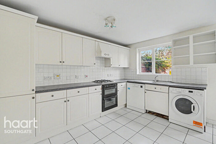 5 Bedroom Terraced House For Sale In Westminster Drive, London, N13