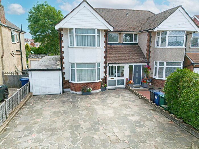 3 Bedroom Semi-Detached House For Sale In Broadfields Avenue, Edgware, HA8