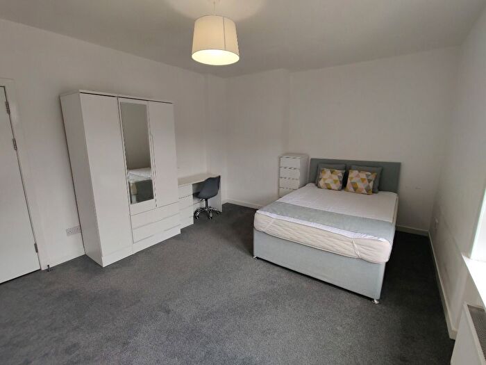 3 Bedroom Flat To Rent In Mitchell Street, West End, Dundee, DD2