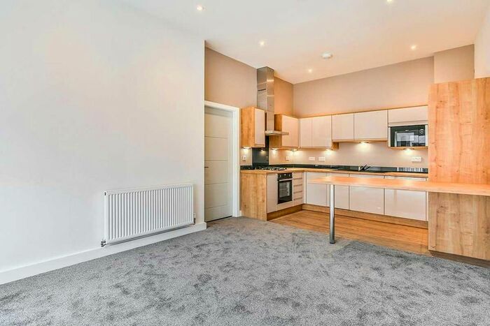 3 Bedroom Flat To Rent In Rydal Crescent, Sheffield, South Yorkshire, S8