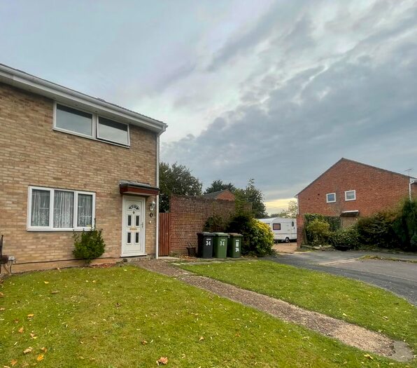 4 Bedroom Semi-Detached House To Rent In Selwyn Gardens, Eastleigh, SO50