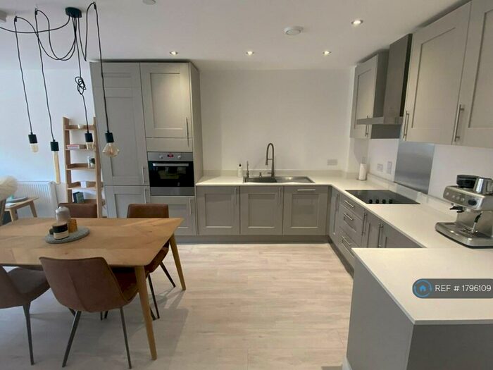 2 Bedroom Flat To Rent In East Station Road, Peterborough, PE2