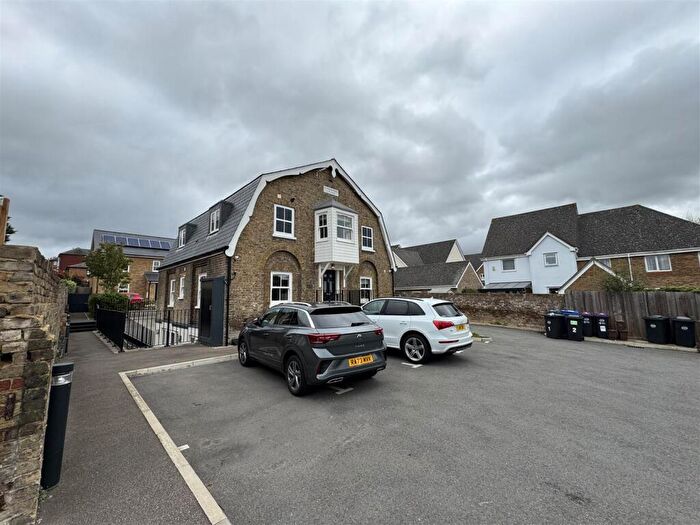2 Bedroom Flat To Rent In Alpha Cottage, Lloyd Place, Ware, SG12