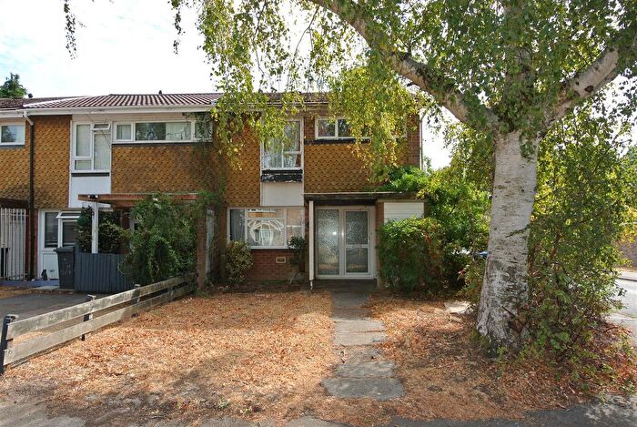 4 Bedroom End Of Terrace House For Sale In Elmbank Avenue, Englefield Green, TW20