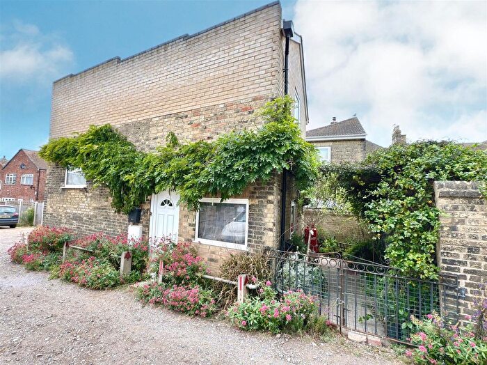 2 Bedroom Property For Sale In Alexandra Road, Lowestoft, Suffolk, NR32