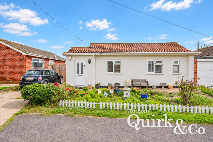2 Bedroom Detached Bungalow For Sale In Beck Road, Canvey Island, SS8