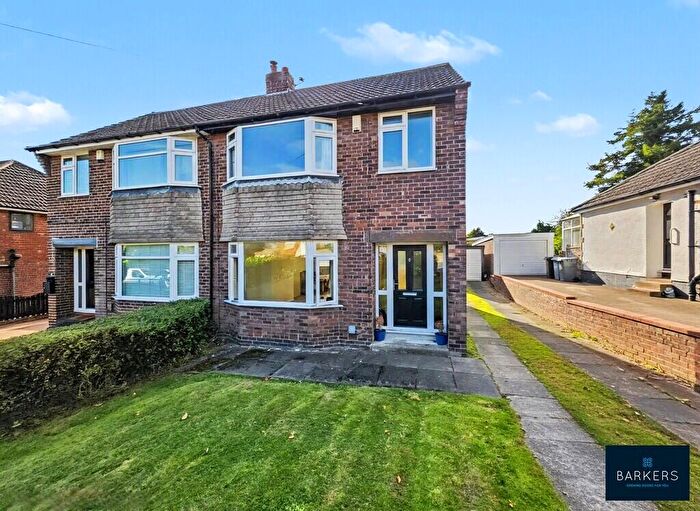3 Bedroom Semi-Detached House For Sale In Kingsley Drive, Birkenshaw, BD11