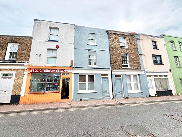 2 Bedroom Flat To Rent In King Street, Ramsgate, CT11