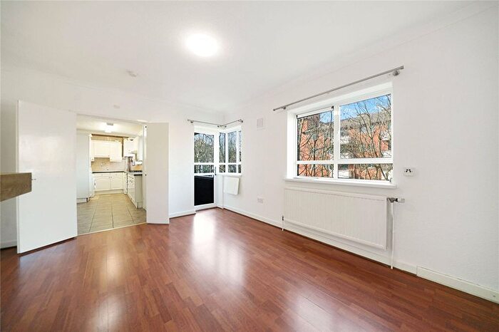 2 Bedroom Flat For Sale In Hetherington House, Brecknock Road Estate, Brecknock Road, London, N19