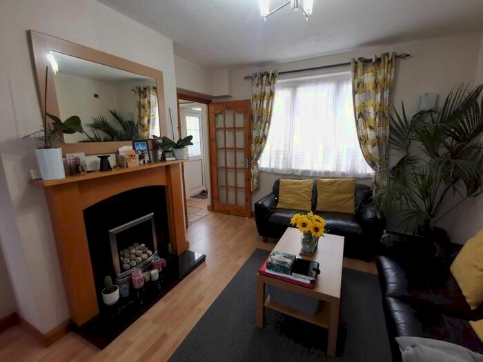 2 Bedroom End Of Terrace House To Rent In Broadfield Square, Enfield, EN1