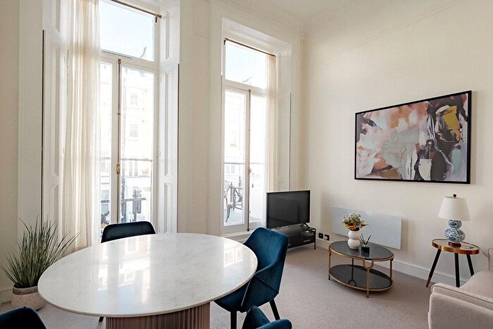 2 Bedroom Flat To Rent In Lexham Gardens, Kensington, W8