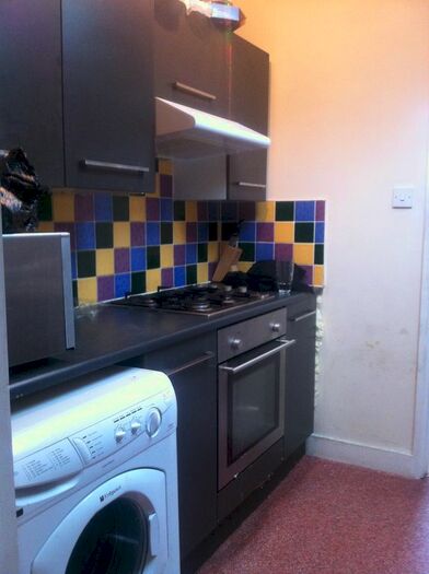 2 Bedroom Flat To Rent In Melford Road, Ilford, IG1