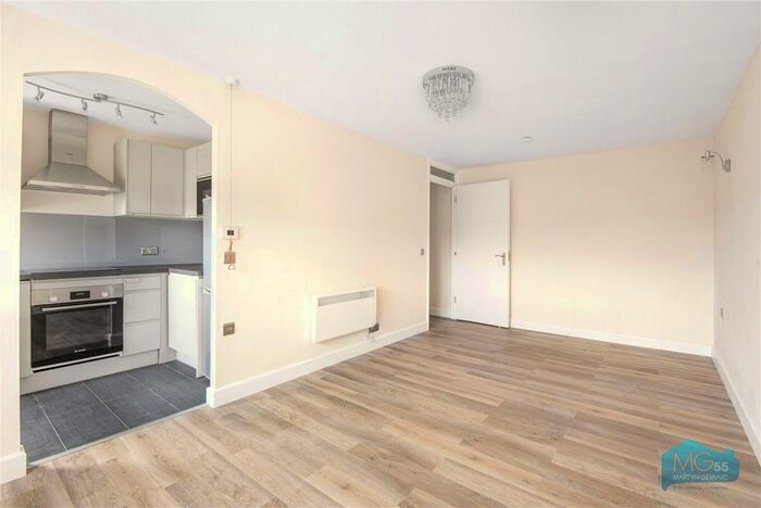1 Bedroom Parking/garage To Rent In Stokes Court, Diploma Avenue, East Finchley, N2