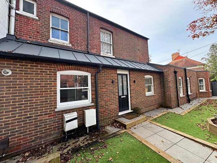 3 Bedroom Semi-Detached Bungalow To Rent In Rugby Road, Worthing, BN11