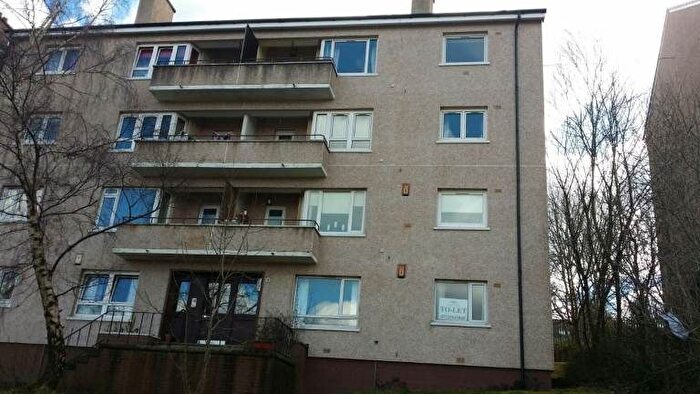 2 Bedroom Flat To Rent In Barrmill Road, Glasgow, G43