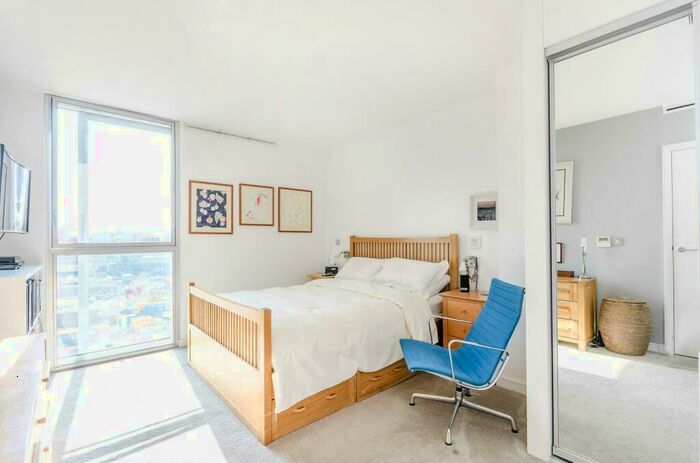 2 Bedroom Flat To Rent In Bermondsey Wall West, Shad Thames, London, SE16