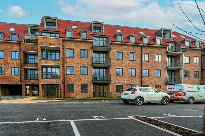 1 Bedroom Flat To Rent In St. Albans Road, Watford, WD24