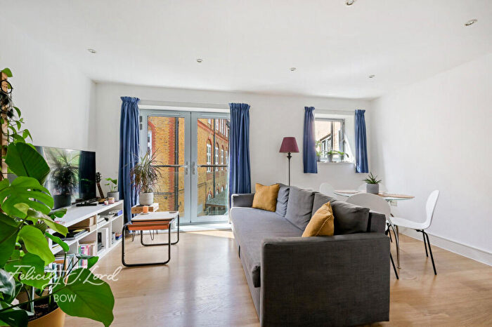 1 Bedroom Apartment For Sale In Salmon Lane, London, E14