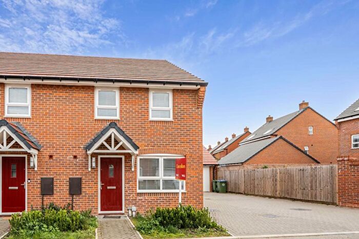 3 Bedroom Semi Detached House To Rent In Cranesbill Way, Kingsbrook, HP22