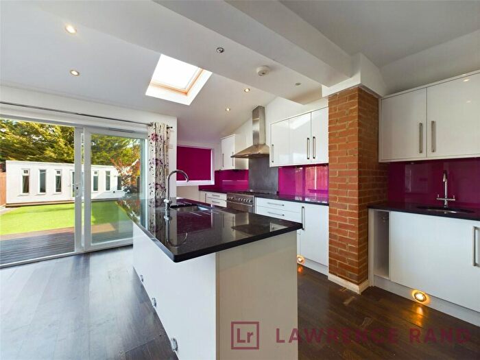 5 Bedroom Detached House To Rent In Jubilee Drive, Ruislip, Middlesex, HA4