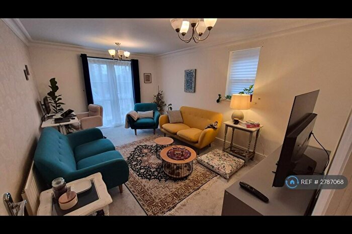 2 Bedroom Flat To Rent In Baddesley Road, Chandler's Ford, SO53