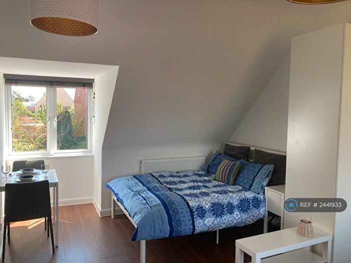 Studio To Rent In Trumpington, Cambridge, CB2