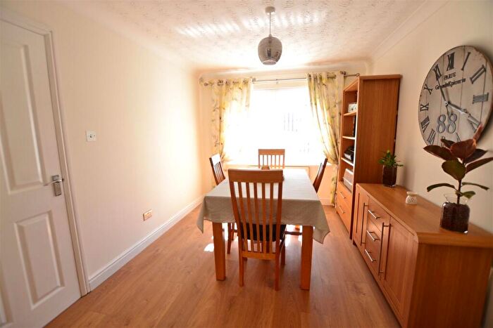 4 Bedroom Detached House For Sale In Godiva Road, Leominster, HR6